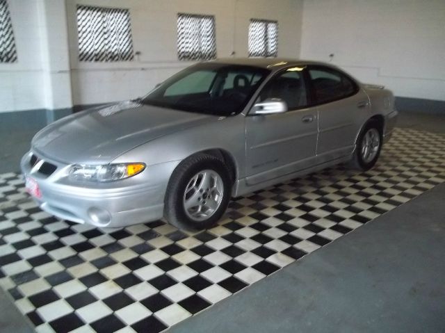 2001 Pontiac Grand Prix XUV SLE 4WD