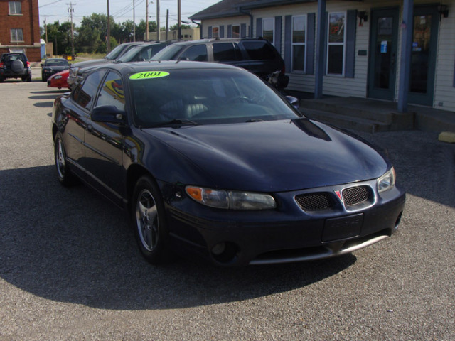 2001 Pontiac Grand Prix XUV SLE 4WD