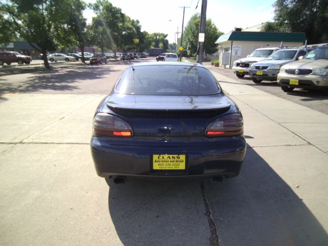 2001 Pontiac Grand Prix XUV SLE 4WD