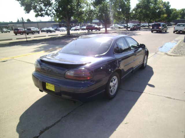 2001 Pontiac Grand Prix XUV SLE 4WD