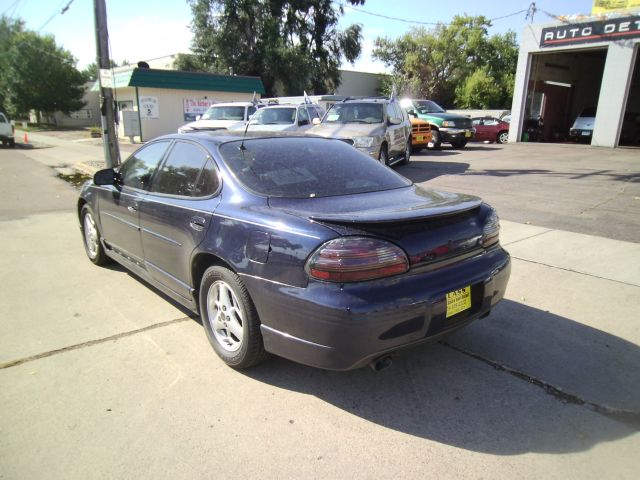 2001 Pontiac Grand Prix XUV SLE 4WD