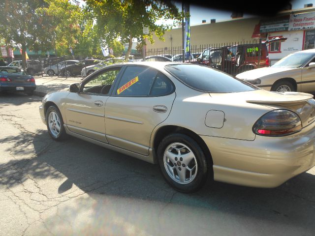 2001 Pontiac Grand Prix XUV SLE 4WD