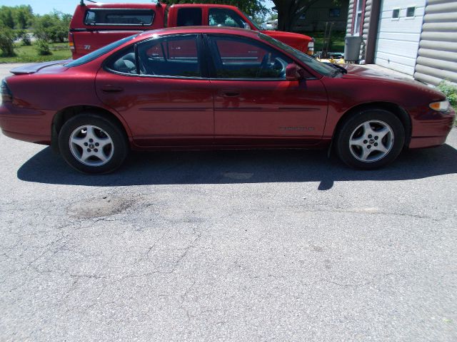 2001 Pontiac Grand Prix Sport -5 Speed-stick-4x4