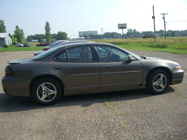 2001 Pontiac Grand Prix XUV SLE 4WD