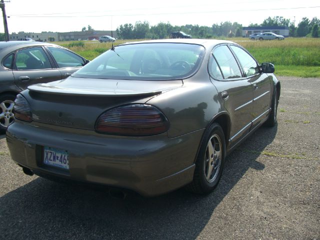 2001 Pontiac Grand Prix XUV SLE 4WD