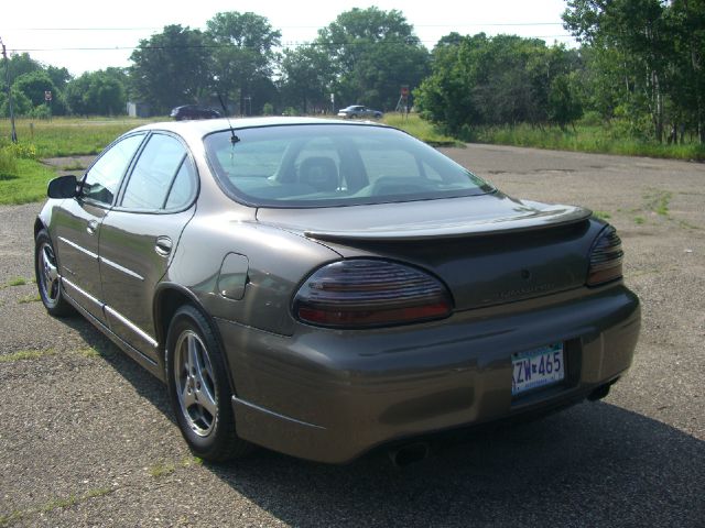 2001 Pontiac Grand Prix XUV SLE 4WD