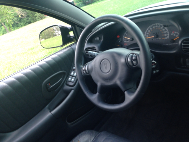 2001 Pontiac Grand Prix 4dr Quad Cab WB 4WD SLT