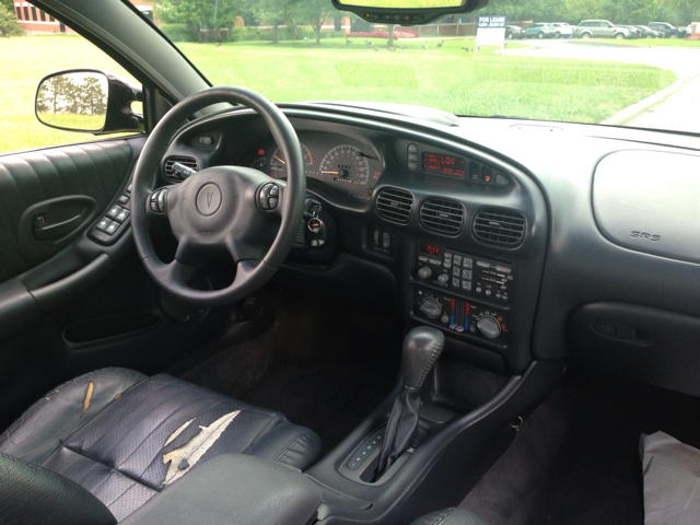 2001 Pontiac Grand Prix 4dr Quad Cab WB 4WD SLT