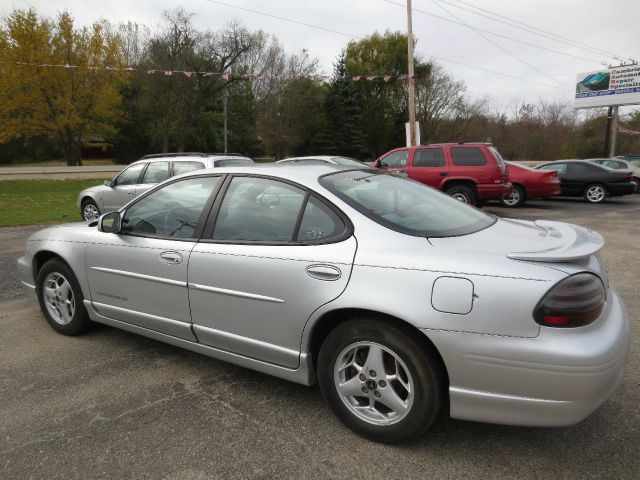 2001 Pontiac Grand Prix XUV SLE 4WD