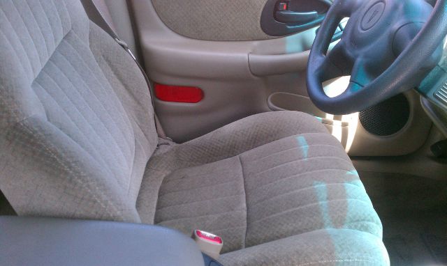 2001 Pontiac Grand Prix Sport -5 Speed-stick-4x4