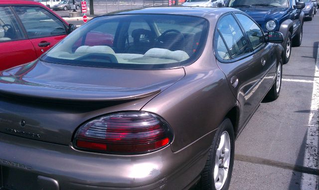 2001 Pontiac Grand Prix Sport -5 Speed-stick-4x4