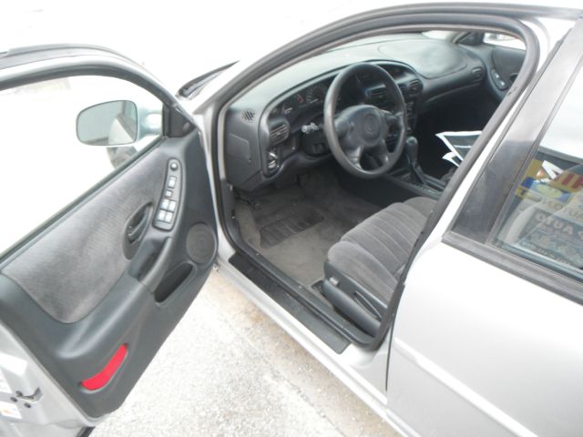2001 Pontiac Grand Prix Sport -5 Speed-stick-4x4
