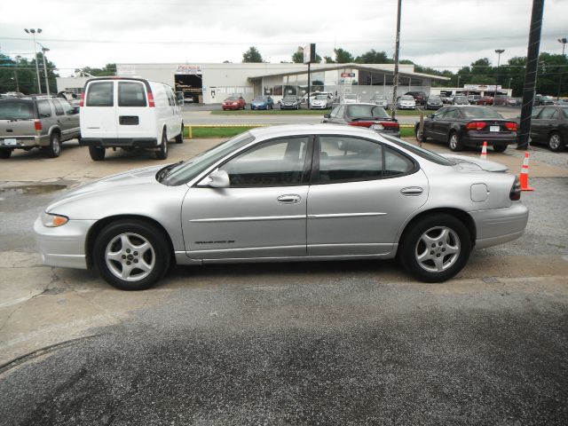2001 Pontiac Grand Prix Sport -5 Speed-stick-4x4