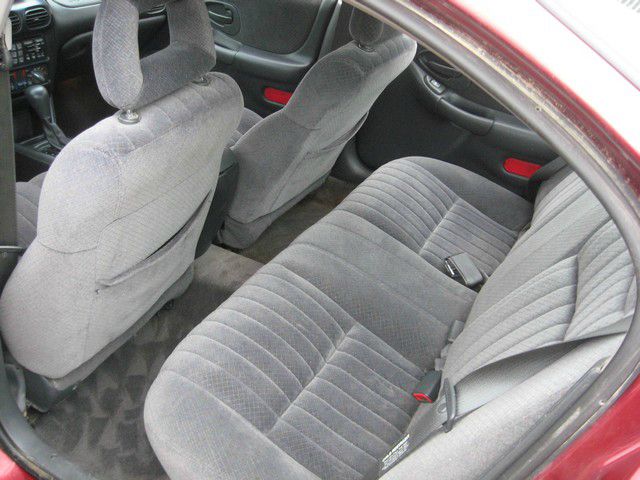 2001 Pontiac Grand Prix Sport -5 Speed-stick-4x4