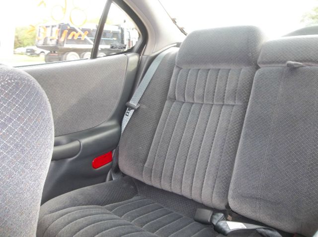 2001 Pontiac Grand Prix Sport -5 Speed-stick-4x4