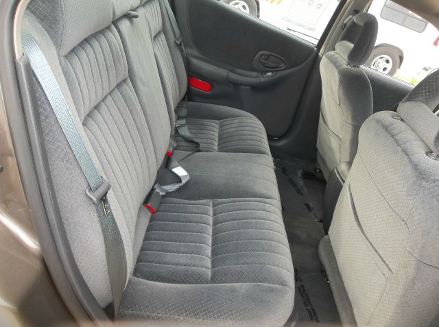 2001 Pontiac Grand Prix Sport -5 Speed-stick-4x4