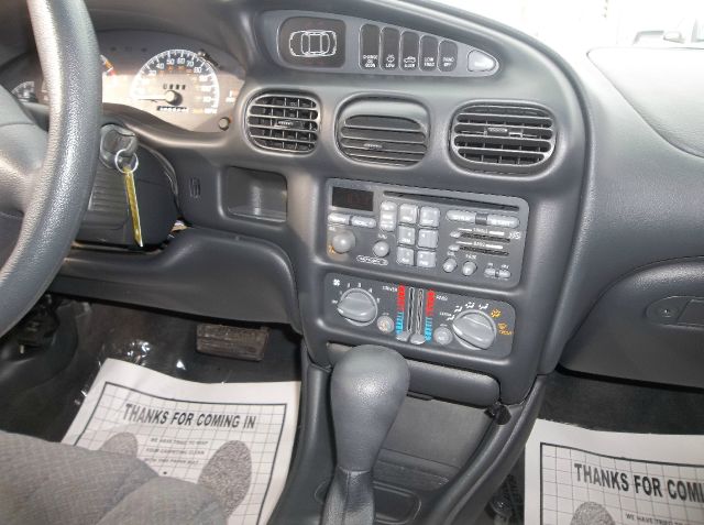 2001 Pontiac Grand Prix Sport -5 Speed-stick-4x4