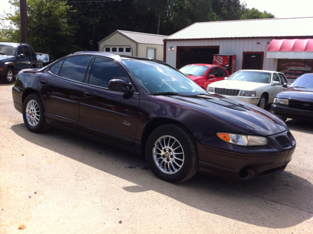 2002 Pontiac Grand Prix S 4X4 ONE Owner