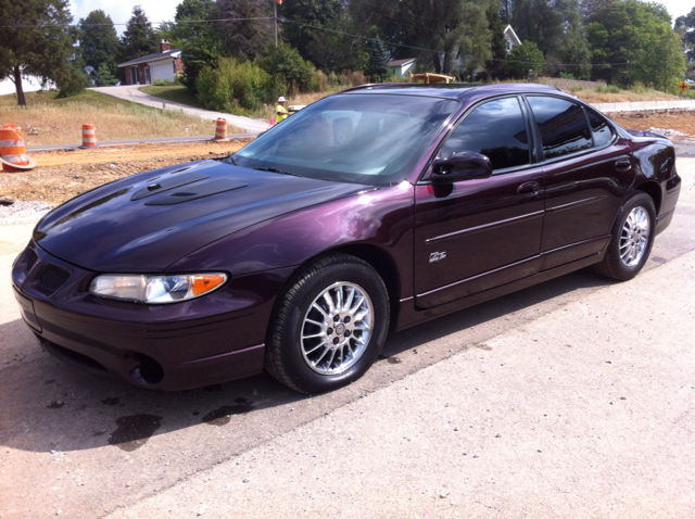 2002 Pontiac Grand Prix S 4X4 ONE Owner