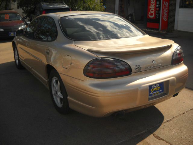 2003 Pontiac Grand Prix XLT W/ Canopy