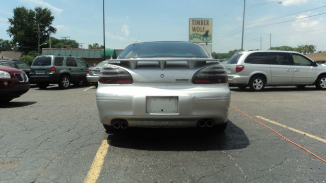 2003 Pontiac Grand Prix LS Flex Fuel 4x4 This Is One Of Our Best Bargains