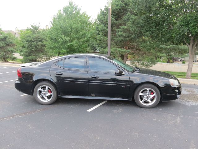 2004 Pontiac Grand Prix LS Flex Fuel 4x4 This Is One Of Our Best Bargains