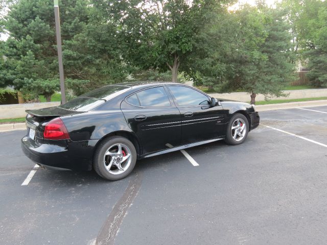 2004 Pontiac Grand Prix LS Flex Fuel 4x4 This Is One Of Our Best Bargains