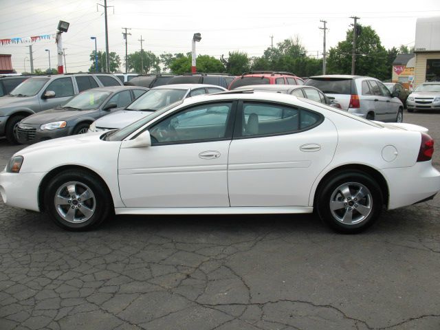 2004 Pontiac Grand Prix 4WD Supercrew Styleside 5-1/2 Ft Box XLT