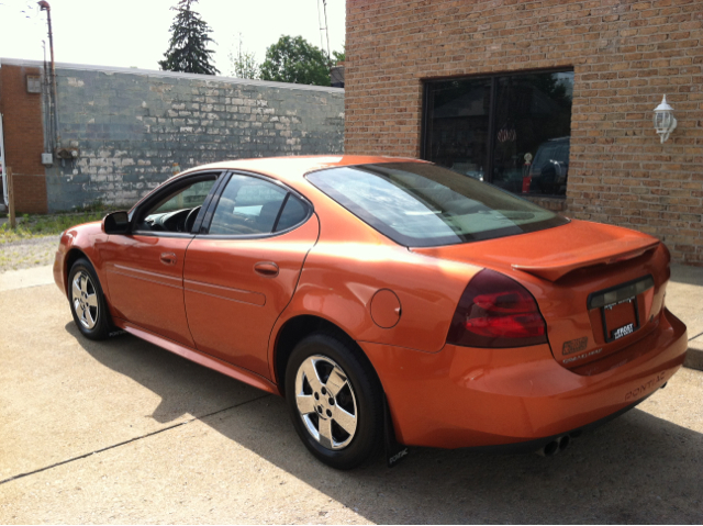 2004 Pontiac Grand Prix 4WD Supercrew Styleside 5-1/2 Ft Box XLT