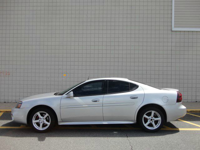 2004 Pontiac Grand Prix 4dr L Manual