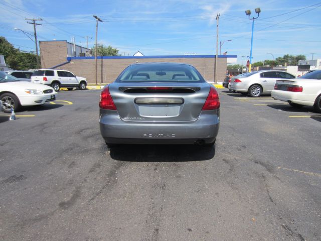 2005 Pontiac Grand Prix Base