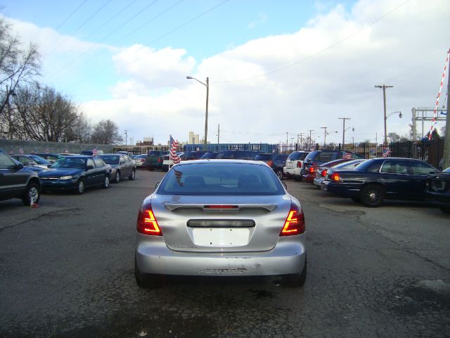 2006 Pontiac Grand Prix Unknown