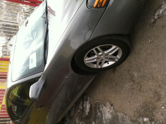 2007 Pontiac Grand Prix LS Flex Fuel 4x4 This Is One Of Our Best Bargains