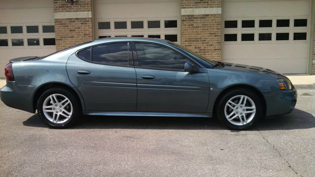 2007 Pontiac Grand Prix XUV SLE 4WD