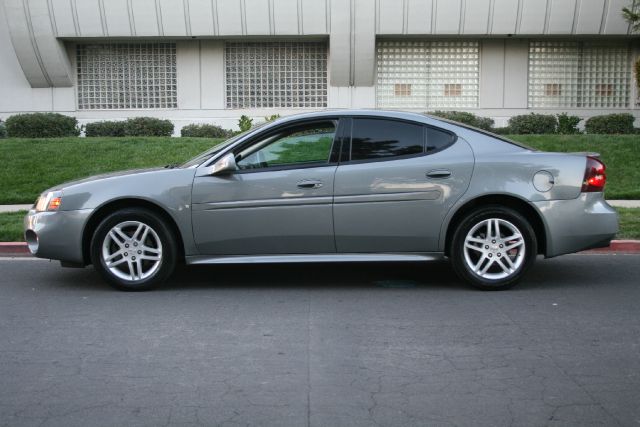 2007 Pontiac Grand Prix XUV SLE 4WD