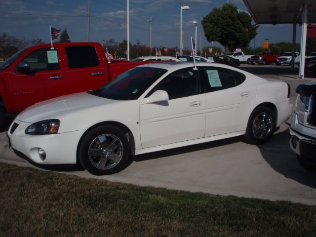 2007 Pontiac Grand Prix XUV SLE 4WD