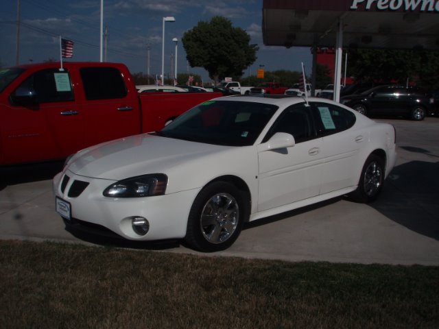 2007 Pontiac Grand Prix XUV SLE 4WD