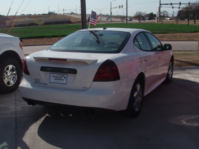 2007 Pontiac Grand Prix XUV SLE 4WD