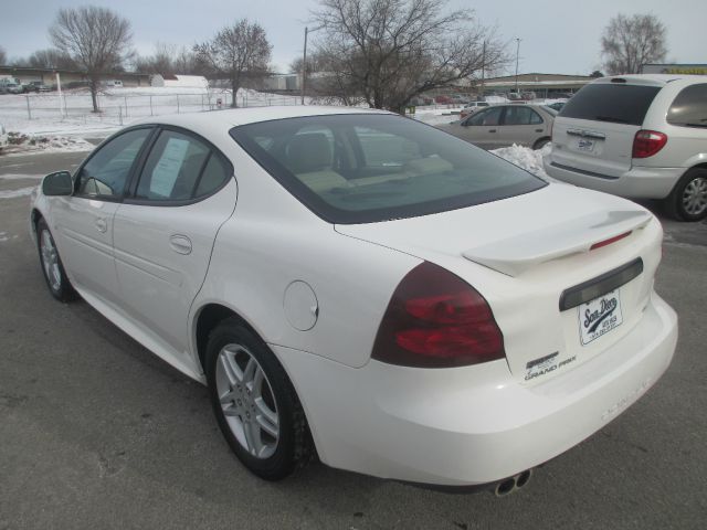 2007 Pontiac Grand Prix XUV SLE 4WD