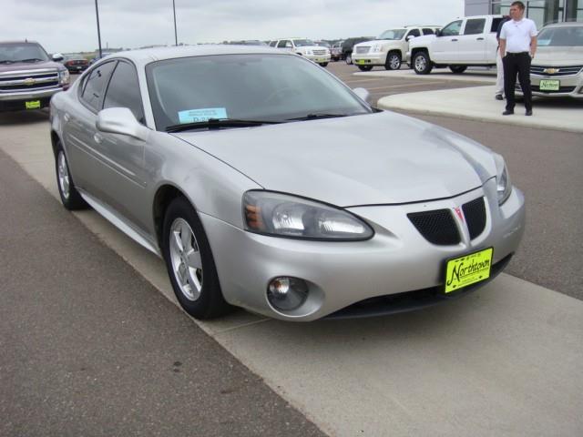 2008 Pontiac Grand Prix Unknown