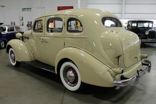 1936 Pontiac Master Silverstreak Unknown
