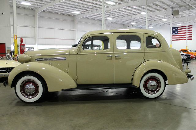 1936 Pontiac Master Silverstreak Unknown