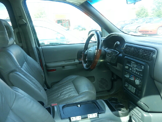 1999 Pontiac Montana 2WD 2dr Supercab 126