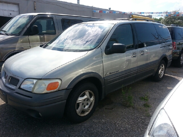 1999 Pontiac Montana 2WD 2dr Supercab 126