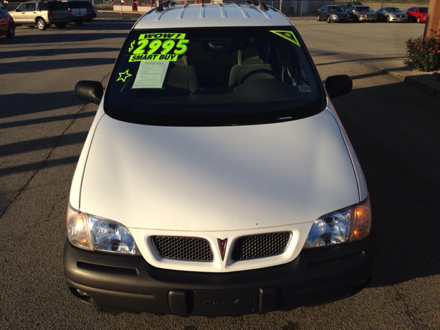 2000 Pontiac Montana 2WD 2dr Supercab 126