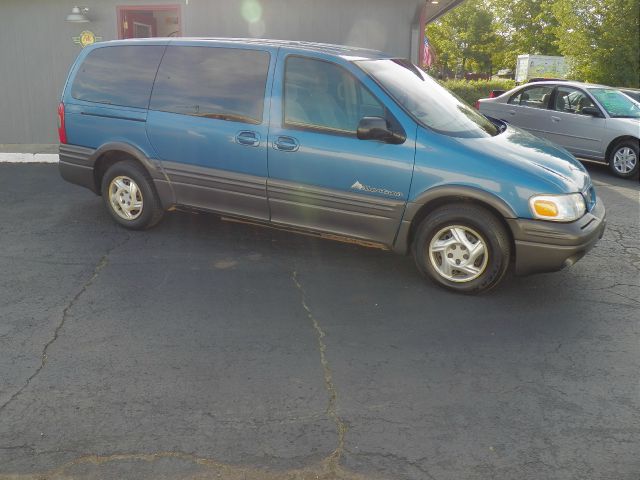 2000 Pontiac Montana 2WD 2dr Supercab 126