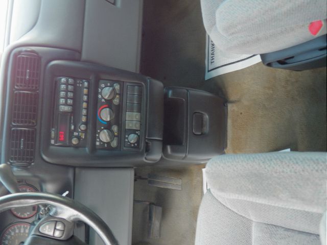 2000 Pontiac Montana 2WD 2dr Supercab 126