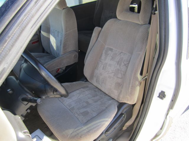 2002 Pontiac Montana CREW CAB RTL W/leather