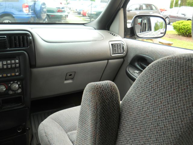 2002 Pontiac Montana SE ZX4