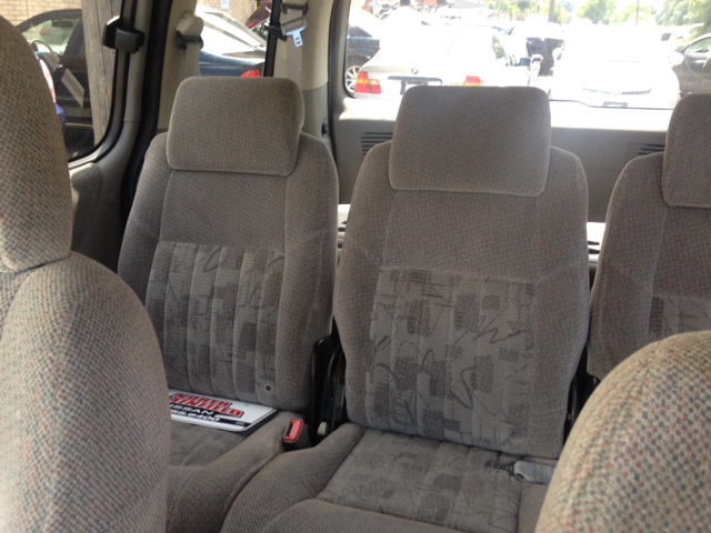 2002 Pontiac Montana 4WD Crew Cab 167 LTZ